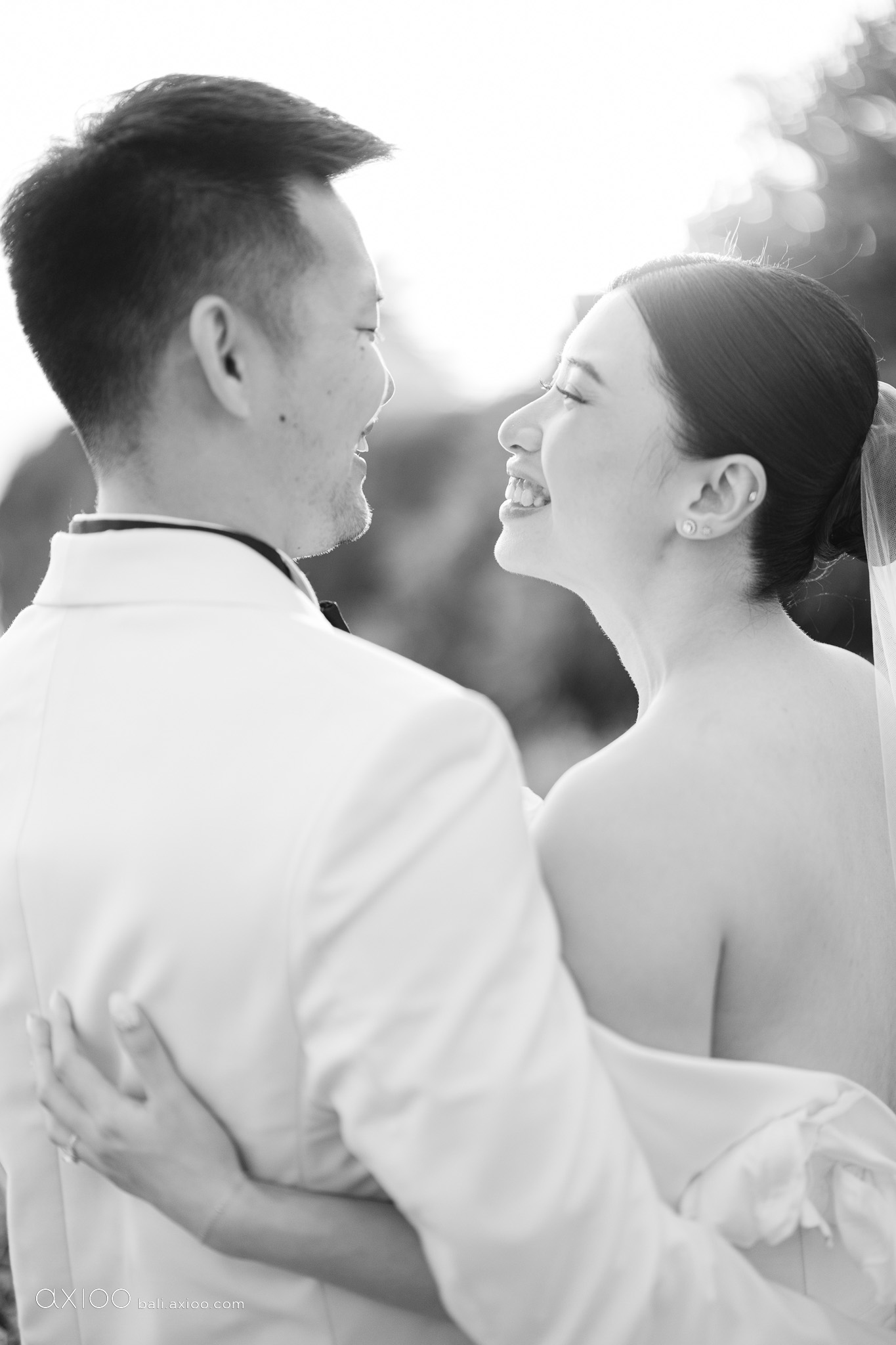 Axioo: A Study in Softness: A Wonderland Uluwatu Wedding in Bali